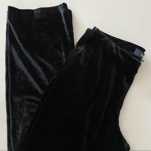 French connection stretchy velvet straight leg pants